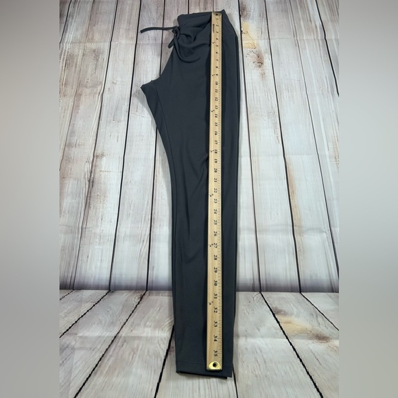 Victoria’s Secret Pink Active Gray, Athletic Pants. Size Medium - Picture 7 of 8